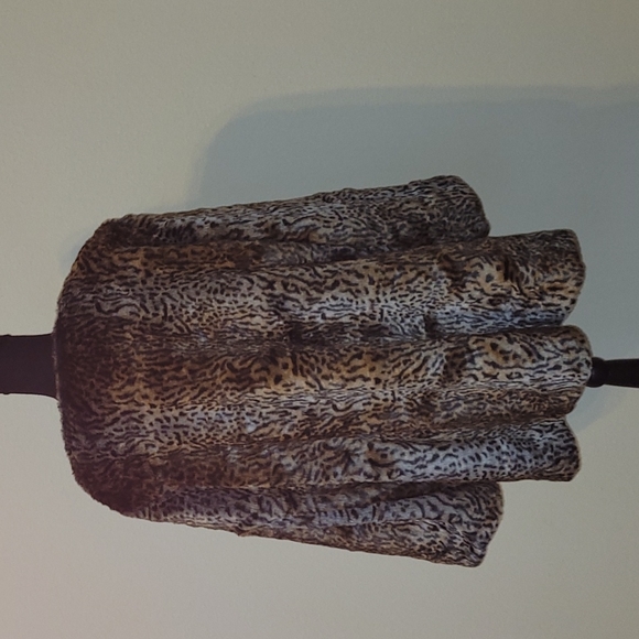 ❤HP❤️GORGEOUS NWOT Pamela McCoy Faux Fur with Rhinestone closure-Size 2X❤ - Picture 11 of 16